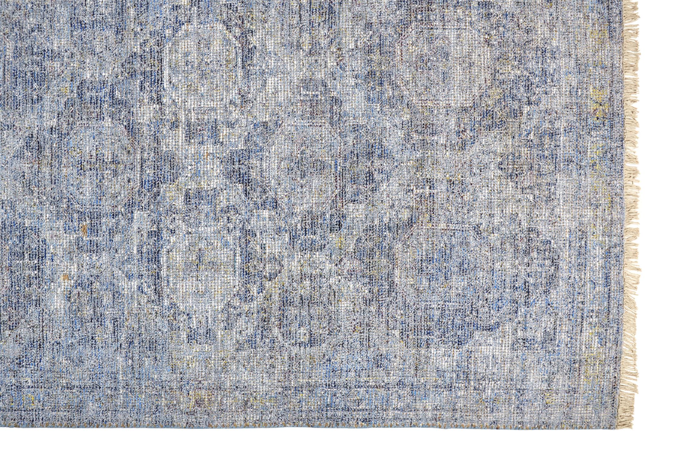 879-8804F-BLU000_CS_OV
